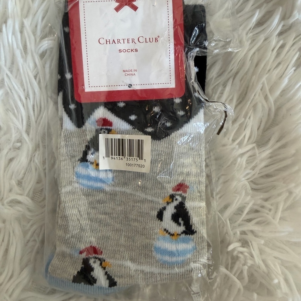 🩷 3/$18 Charter Club Penguin Socks